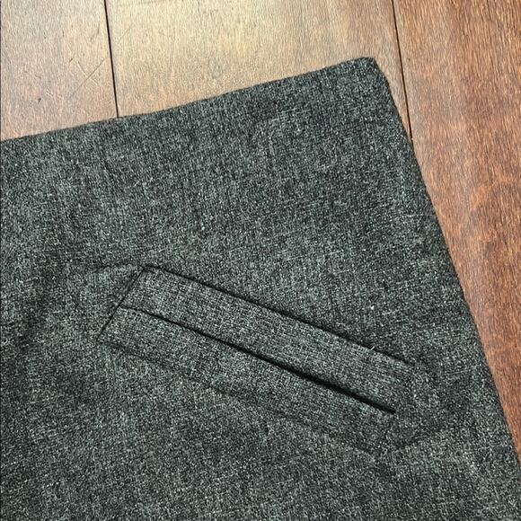 Willi Smith Wool Blend Gray Mini Skirt with Faux Slash Pockets, Size 6 - Picture 2 of 9